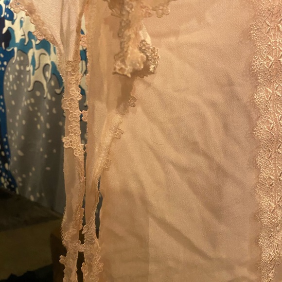 Lisa Robertson lace style top - Picture 5 of 5